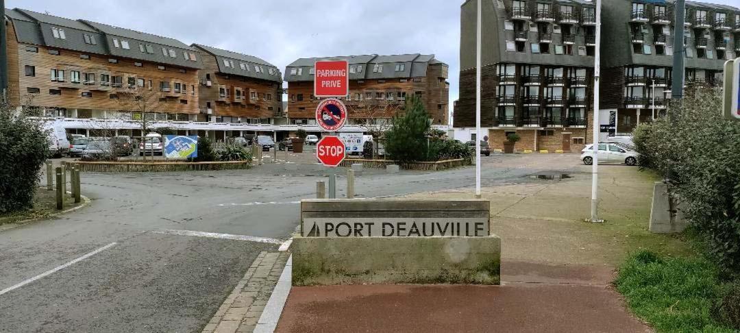 Le Loft-Boat Apartman Deauville Kültér fotó